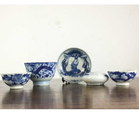 COLLECTION OF CHINESE BLUE AND WHITE WARE, QING DYNASTY comprising a small brush washer decorated with two figures, four char