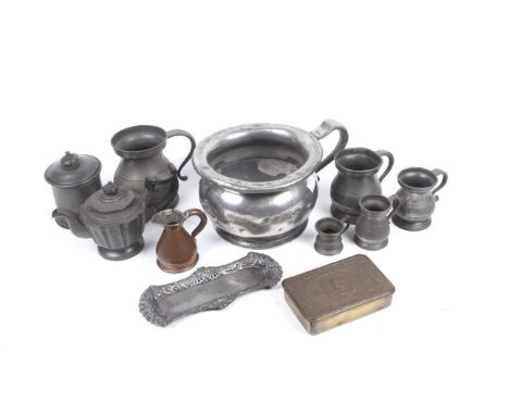 A group of assorted vintage metalware. Including pewter and a WWI 1914 Princess Mary Christmas box, etc. Max. H12cm