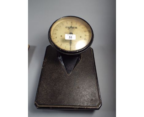 A Set of Salter Grosvenor Bathroom Scales.