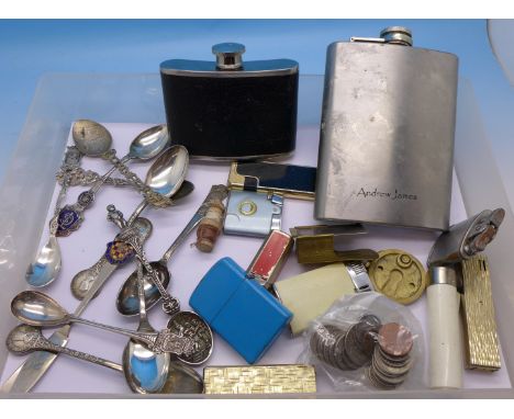 Commemorative and souvenir spoons, US coinage, hip flask, lighters, etc.