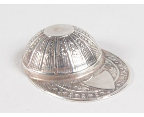 A SILVER NOVELTY JOCKEY CAP CADDY SPOON.