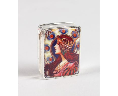 AN ART DECO STYLE SILVER AND ENAMEL PILL BOX. 3cms.