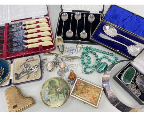 ASSORTED JEWELLERY & COLLECTABLES comprising cased stainless steel knives, cased set of six silver coffee spoons, boxed Pygma