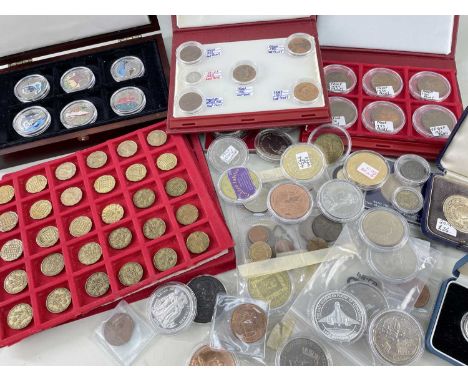 ASSORTED COINS & MEDALS comprising boxed Shell Chemicals Limited medallion, boxed silver proof £1 coin, cased set of six 1 Pe