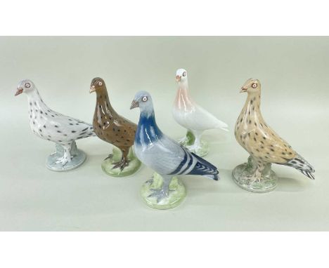 SET OF FIVE ROYAL COPENHAGEN MODELS OF PIGEONS, in standing pose, model number '3510', in various colours (5)Provenance: priv