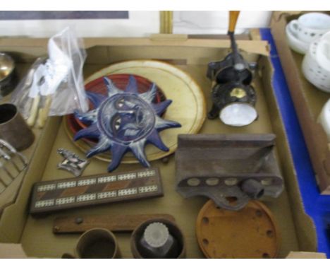 TRAY CONTAINING CERAMIC AND METAL ITEMS INCLUDING COFFEE MILL, FACE MASK ETC