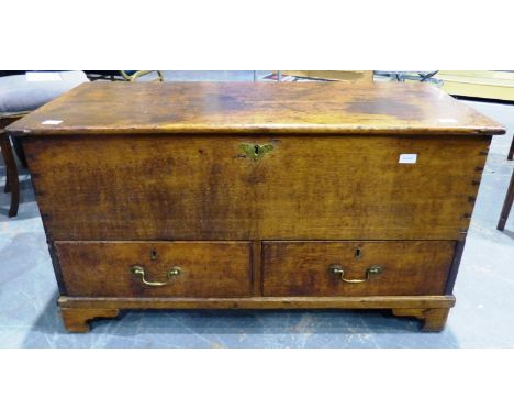 An 18th century oak mule chest, of small proportions, having two lower drawers and raised on bracket feet, 111 x 51 x 60 cm H