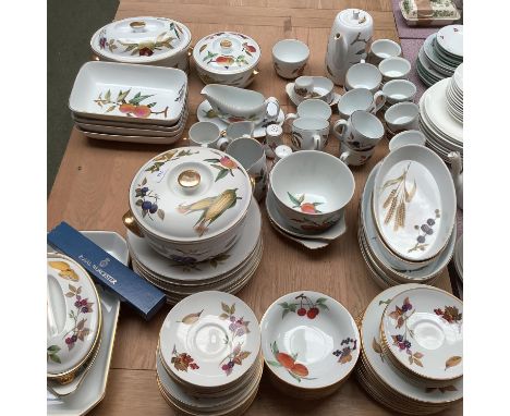 Quantity of Royal Worcester Evesham ware 