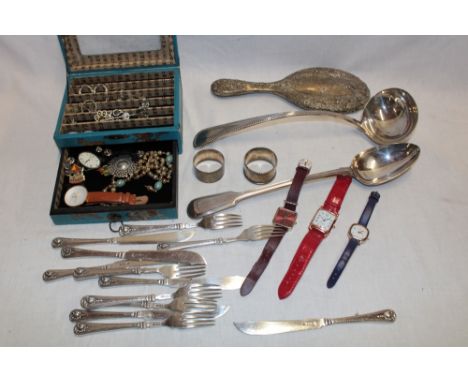 A jewellery box containing a quantity of various costume jewellery together with two silver circular napkin rings, a silver b