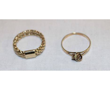 A 9ct gold dress ring with knot decoration and one other 9ct gold adjustable dress ring (2.9g)(2)