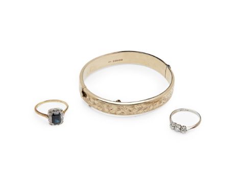 A collection of jewellery  to include a three stone diamond ring, to a plain shank stamped 9ct PLAT; a sapphire and diamond c