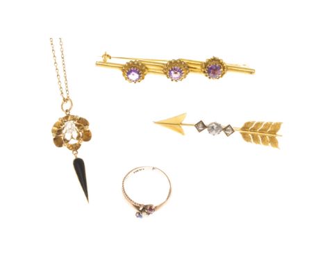 A collection of jewellery  to include a rose cut diamond set arrow brooch, indistinctly marked; an amethyst set bar brooch, u