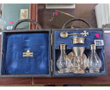Good quality Community Silver set by A R Mowbray &amp; Co of London in case 