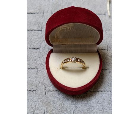 14ct Gold Ladies Diamond set ring 3.3g total weight Size S 