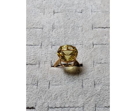 Ladies 9ct Gold stone set dress ring 5.34g total weight Size N 