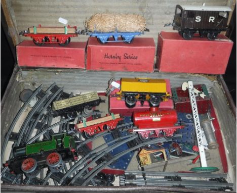 HORNBY: A 1930S TIN PLATE CLOCKWORK 'O' GAUGE TRAIN SET comprising: A Southern 126 locomotive, A Southern brake van (boxed), 