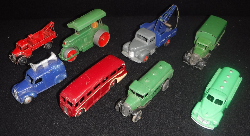 DINKY TOYS: A COLLECTION OF 1940S & 50S VEHICLES to include a 'Castrol ...