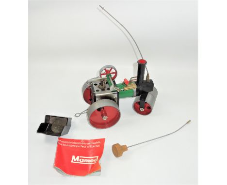A Mamod Steam Roller, boxed. Condition report ? box torn 