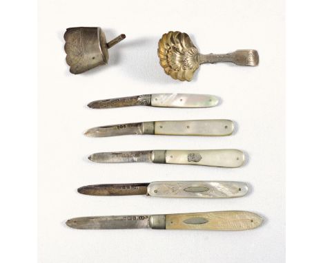 George IV silver Fiddle pattern tea caddy spoon with a gilt scallop bowl and leaf engraved handle, by John Lawrence?, Birming