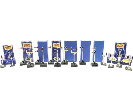 Hornby Dublo - fifteen electric semaphore signals comprising three ED1 Single Arm; two ED2 Double Arm; one ED3 Junction Signa