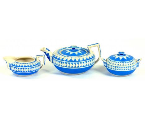 A SPODE BLUE JASPER MINIATURE THREE PIECE TEA SERVICE, EARLY 19TH CENTURY 