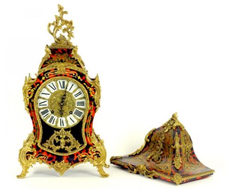 A LOUIS XV STYLE GILT BRASS MOUNTED 'BOULLE' BRACKET CLOCK AND BRACKET, 20TH CENTURY