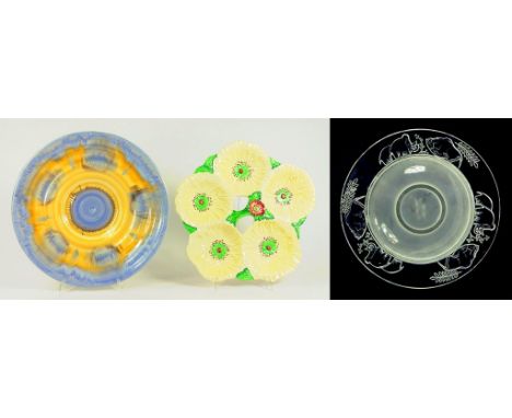 A CARLTON WARE FIVE FLOWER HORS D'OEUVRES DISH, A SHELLEY EARTHENWARE DISH AND A PARTIALLY FROSTED AND MOULDED GLASS DISH, 19