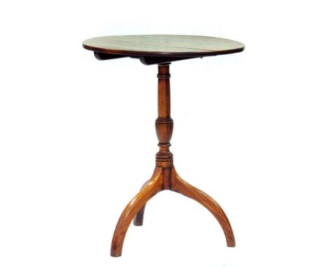 AN EARLY 19TH CENTURY ELM TRIPOD TABLE WITH AN OAK TOP