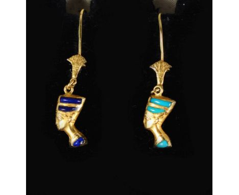 A PAIR OF 18CT GOLD AND ENAMEL EGYPTIAN HEART EARRINGS.