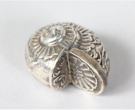 A SILVER SHELL SNUFF BOX.