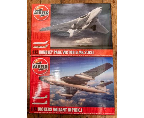 2x Airfix 1:72 scale model kits. Handley Page Victor B.Mk.2 (BS), Together with a Vickers Valiant B (PR) K.1. Both kits are a