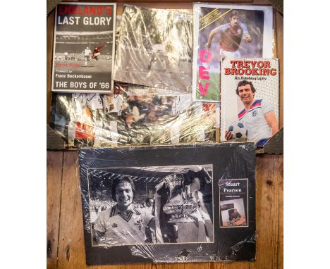 6 Original Signed West Ham United Pictures and 2 Signed books. Pictures include signatures from Stuart Pearson, Freddie Piqio