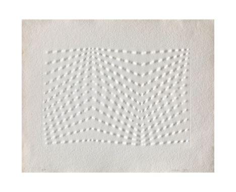 Enrico Castellani* (1930-2017), Ohne Titel, 1972Prägedruck auf Bütten. 43 x 54 cm. Unten rechts signiert und datiert: Castell