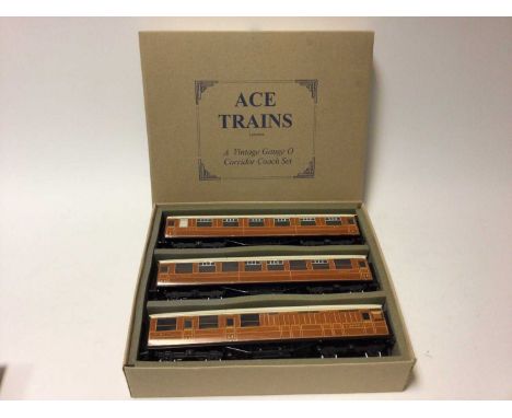 Ace Trains Vintage O gauge LNER teak corridor Coach Set, one 1st Class and two 2nd Class carriages, Set B C/4, in original bo