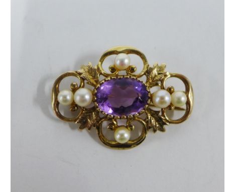 9ct gold amethyst and pearl brooch, 4cm 