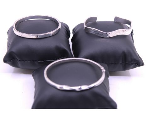 ***RE-OFFER IN 21st JUNE SALE AT &pound;30-&pound;50 WITH DISCRETIONARY RESERVE OR CUSTOMER TO COLLECT***

Three Sterling Sil