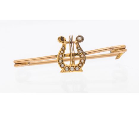 Unmarked Rose Gold Metal Seed Pearl Harp Brooch. (Missing Seed Pearl).  The Brooch measures approx. 3.5cm.  Total Gross Weigh