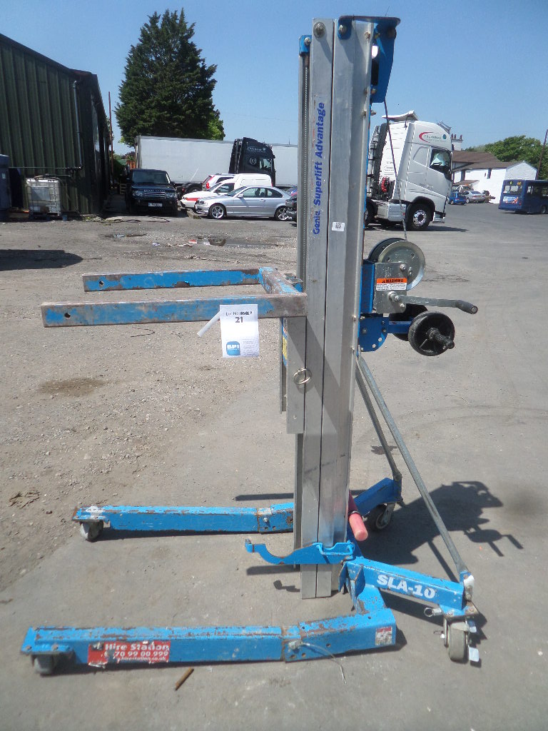 GENIE SUPERLIFT ADVANTAGE SLA 10 {027266} 454KG LIFT/STACKER 10 MANUAL