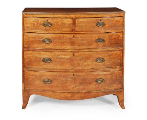 GEORGE III MAHOGANY BOWFRONT CHEST OF DRAWERS 18TH CENTURY the bowfront top with a reeded edge, over two short and three long
