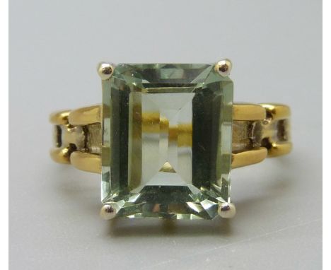 A silver gilt and green amethyst (prasiolite) ring, P 