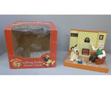 A Wallace and Gromit radio alarm clock, boxed 