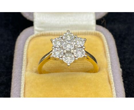 9ct Gold Daisy Cluster Ring Size M / N  [Weight 3.69g] 
