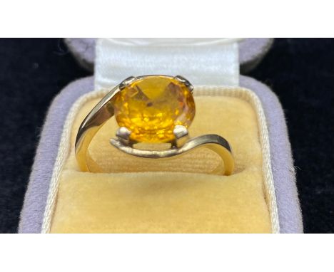 Gold unmarked ring, size O[weight 4.22g] 