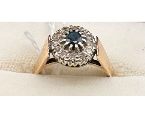 Gold ring with small cluster stones [3.97g] size P/O 