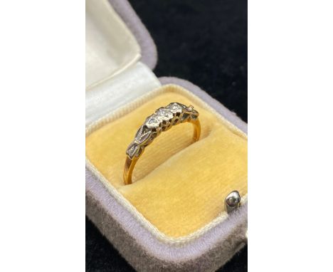 18ct gold ring  size K - J [2.22g] 