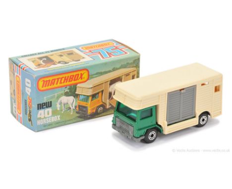 Matchbox Superfast 40b Horsebox - metallic emerald green cab dark green windows, cream plastic rear body with RARE GREY PLAST