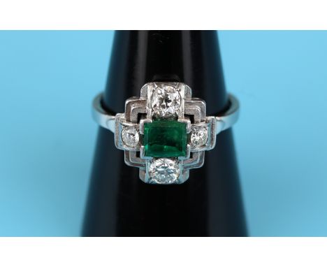 Fine Art Deco 18ct white gold emerald &amp; diamond set ring (Size: O½)