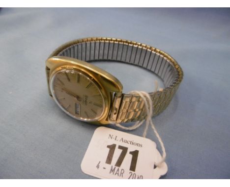 An 18ct vintage Bulova tuning fork watch, 1960s