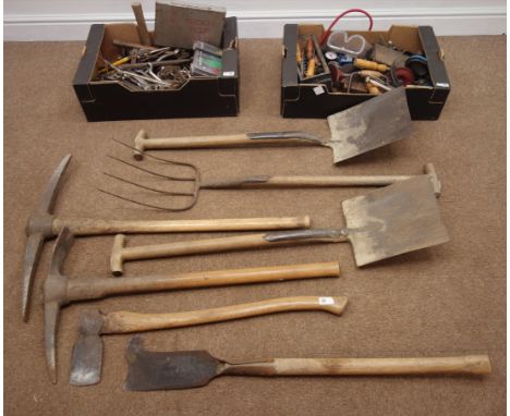 Large selection of workshop hand tool and gardening tools Condition Report Click here for further images, condition, auction 