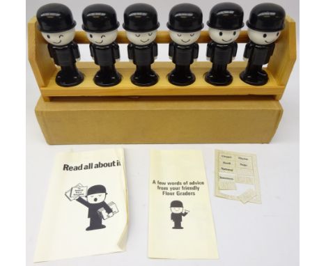 Set of Six Spillers Homepride spice jars on pine rack with original box, L36cm Condition Report Click here for further images